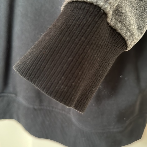 Nomis Hoodie Women’s Size M Grey Red and Black - Picture 4 of 5